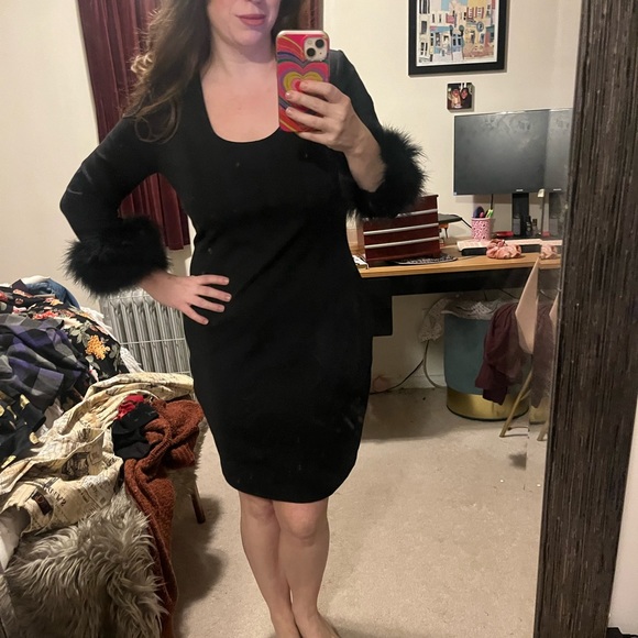 Black feather sleeved Calvin Klein feather dress. - Picture 6 of 6